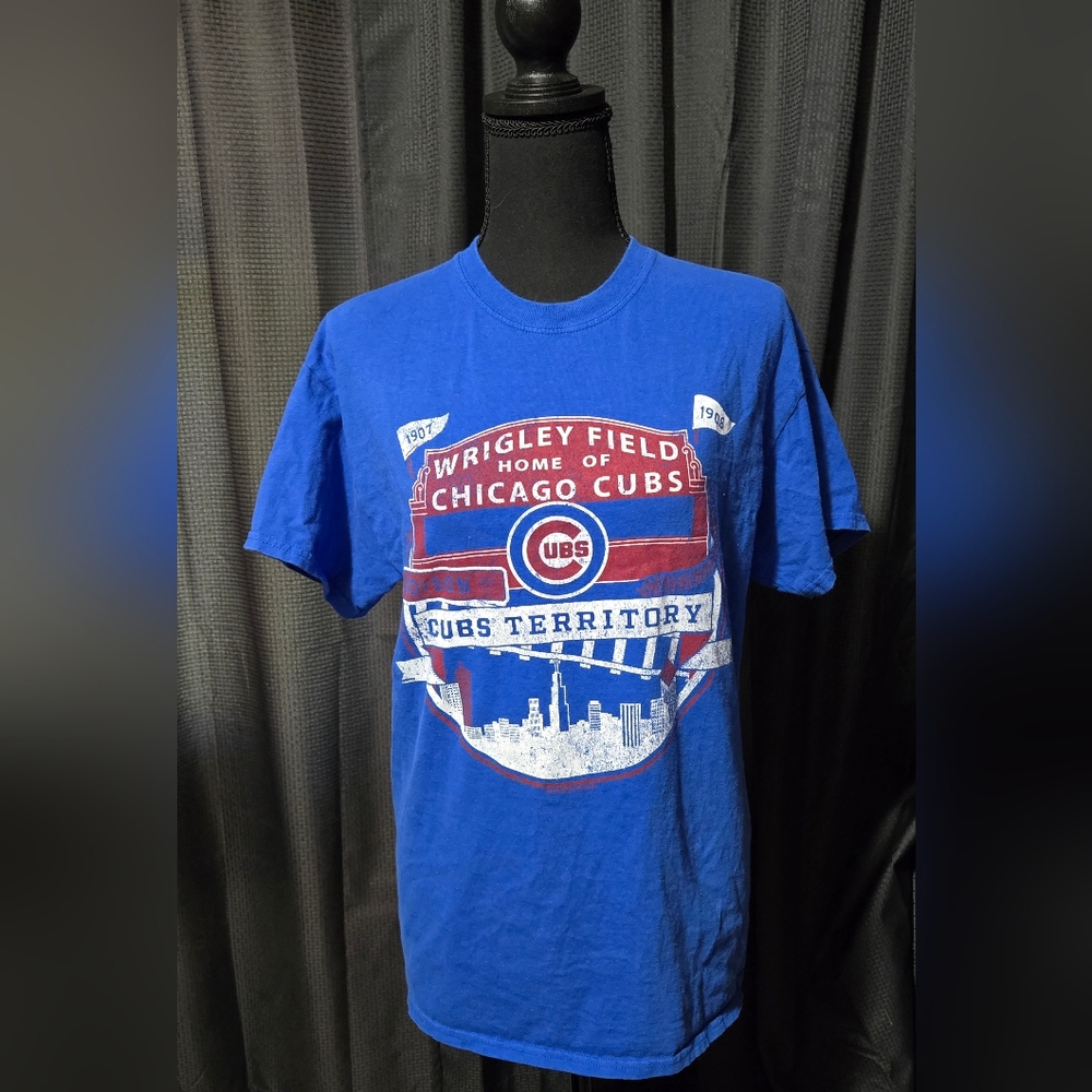 Chicago Cubs men's Wrigley Field shirt size medium
